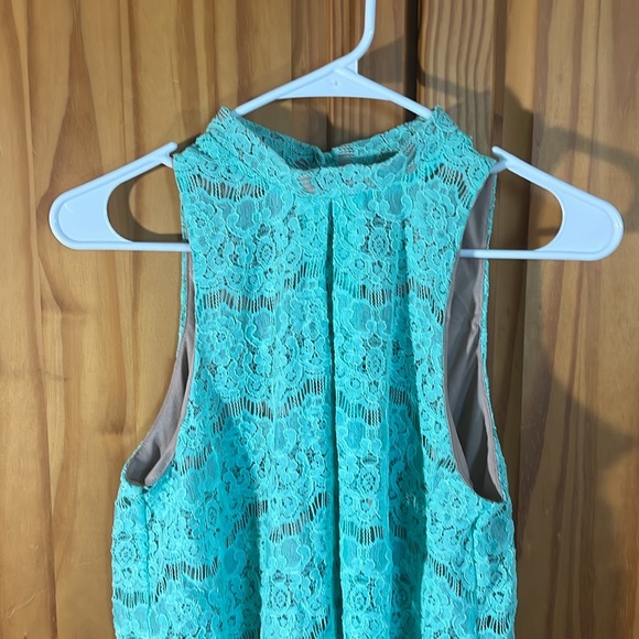 Lace high neck blouse - Picture 2 of 3